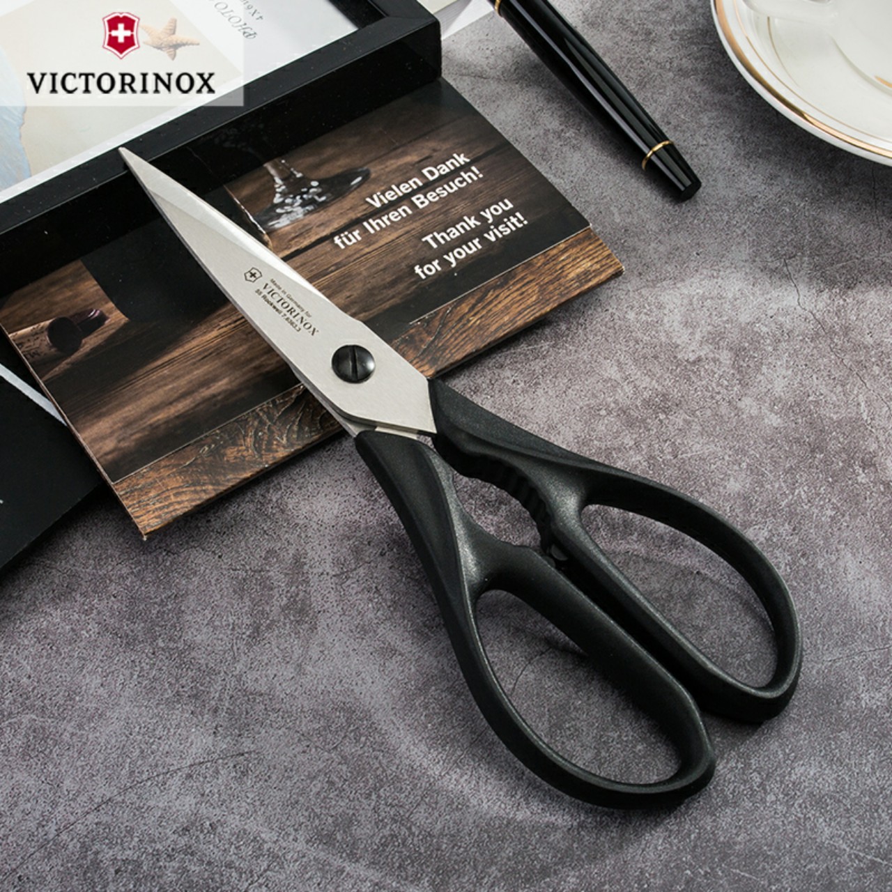 Kéo làm bếp đa năng Victorinox, kéo cắt thịt, mổ cá