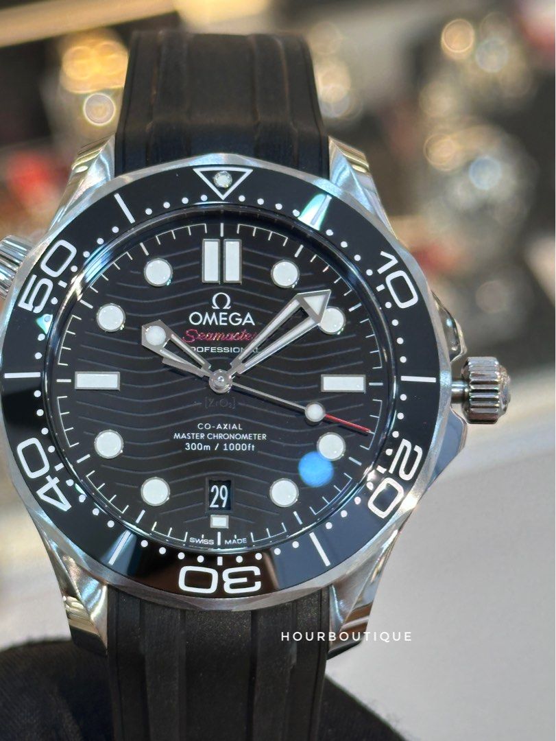 * READY STOCK * Omega SeaMaster 300 Black On Rubber Men's Automatic Divers Watch 210.32.42.20.01.001 · v3