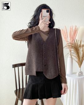 Áo len gile cúc vuông, cổ chữ V, xẻ tà cách điệu Twenty.Five 5221