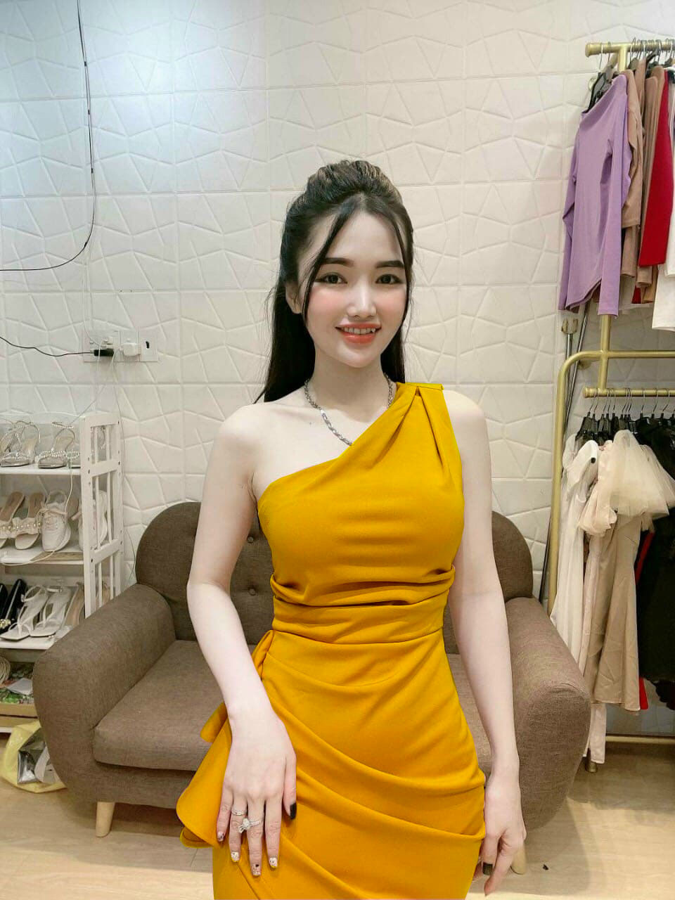 Đầm lệch vai không tay sang trọng quyến rũ chất liệu vải umi thời trang hari