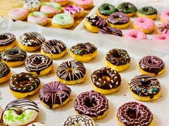 Bánh donut phủ socola , các loại 80g