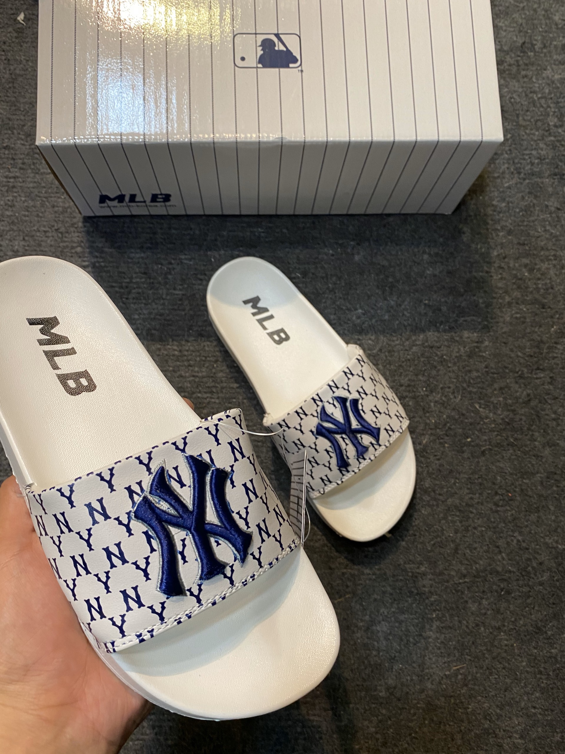 Dép quai ngang M.L.B Ny thêu unisex nam nữ phiên bản mới siêu hot, đế đúc nhẹ êm chân