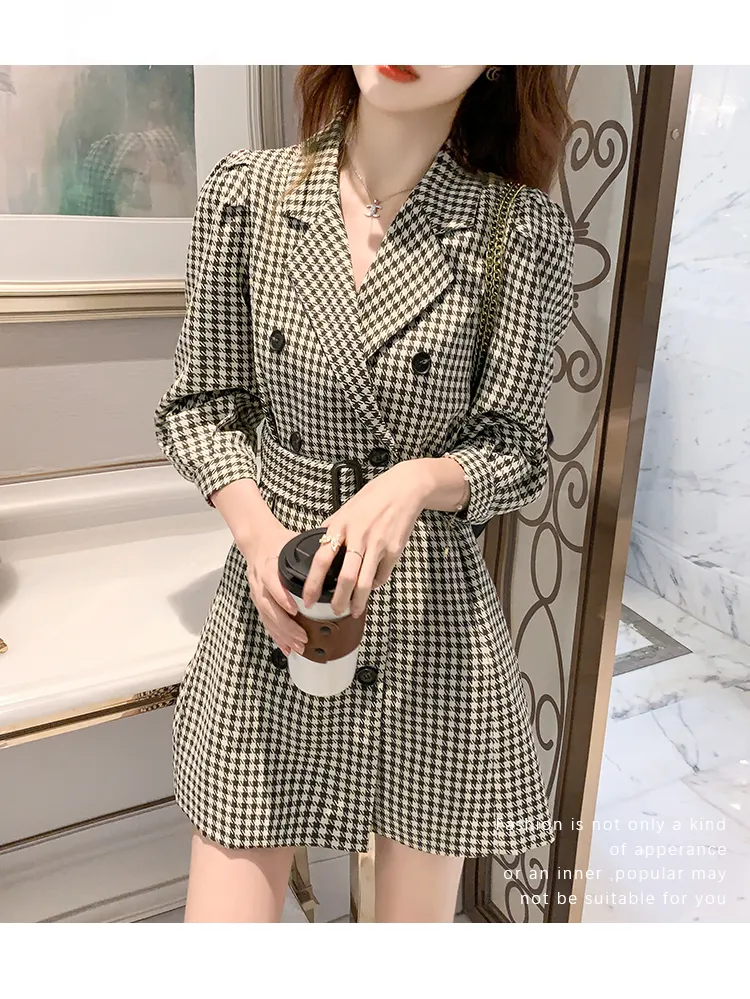 coat undershirt