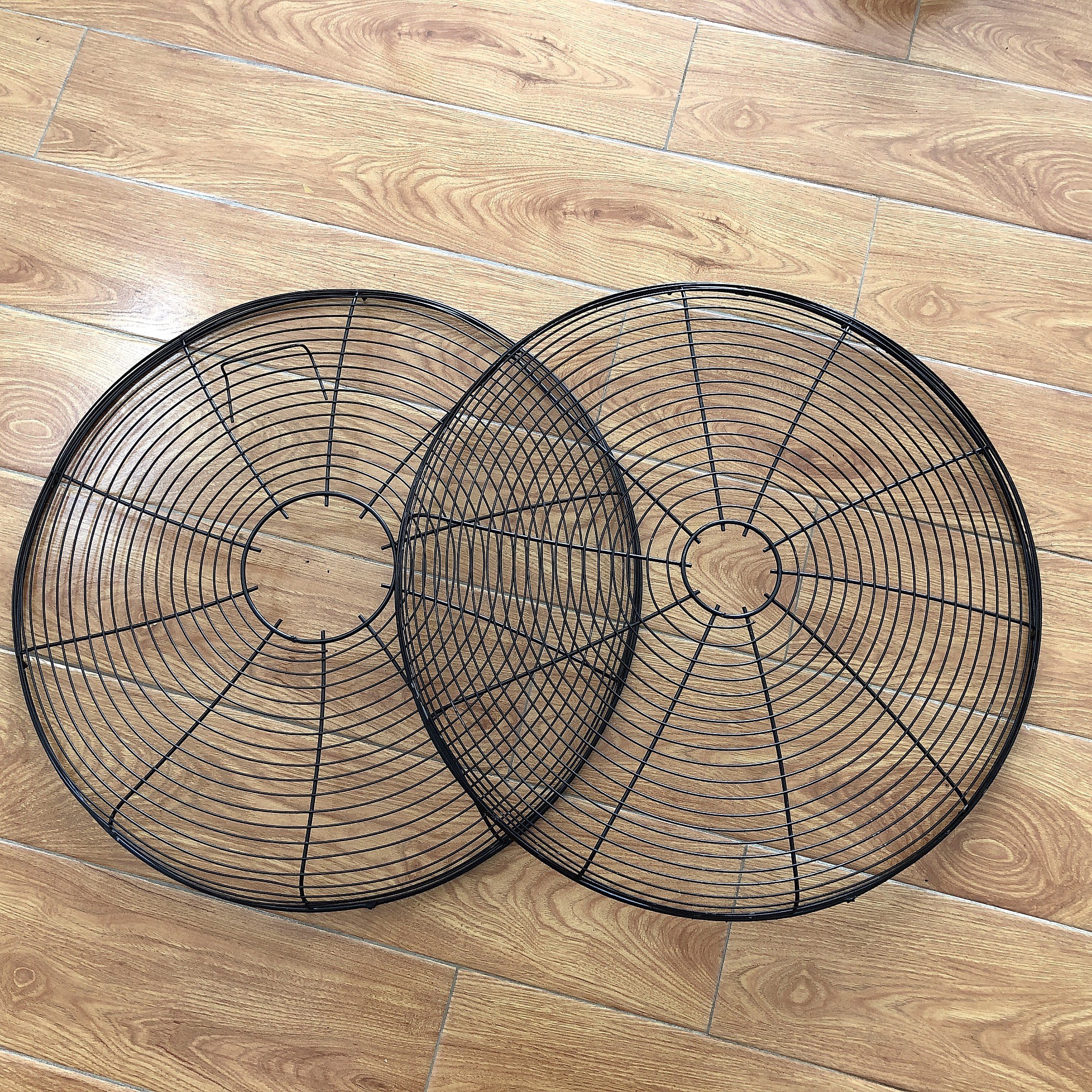 Lồng quạt đường kính 55cm . Lồng Không Khoá , Sơn Chống Rỉ