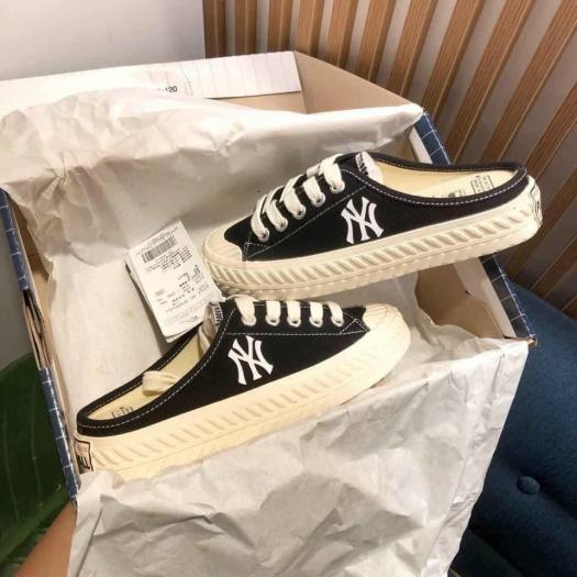 Giày Sục Nữ MLB PLAYBALL MULE NEW YORK YANKEES BLACK