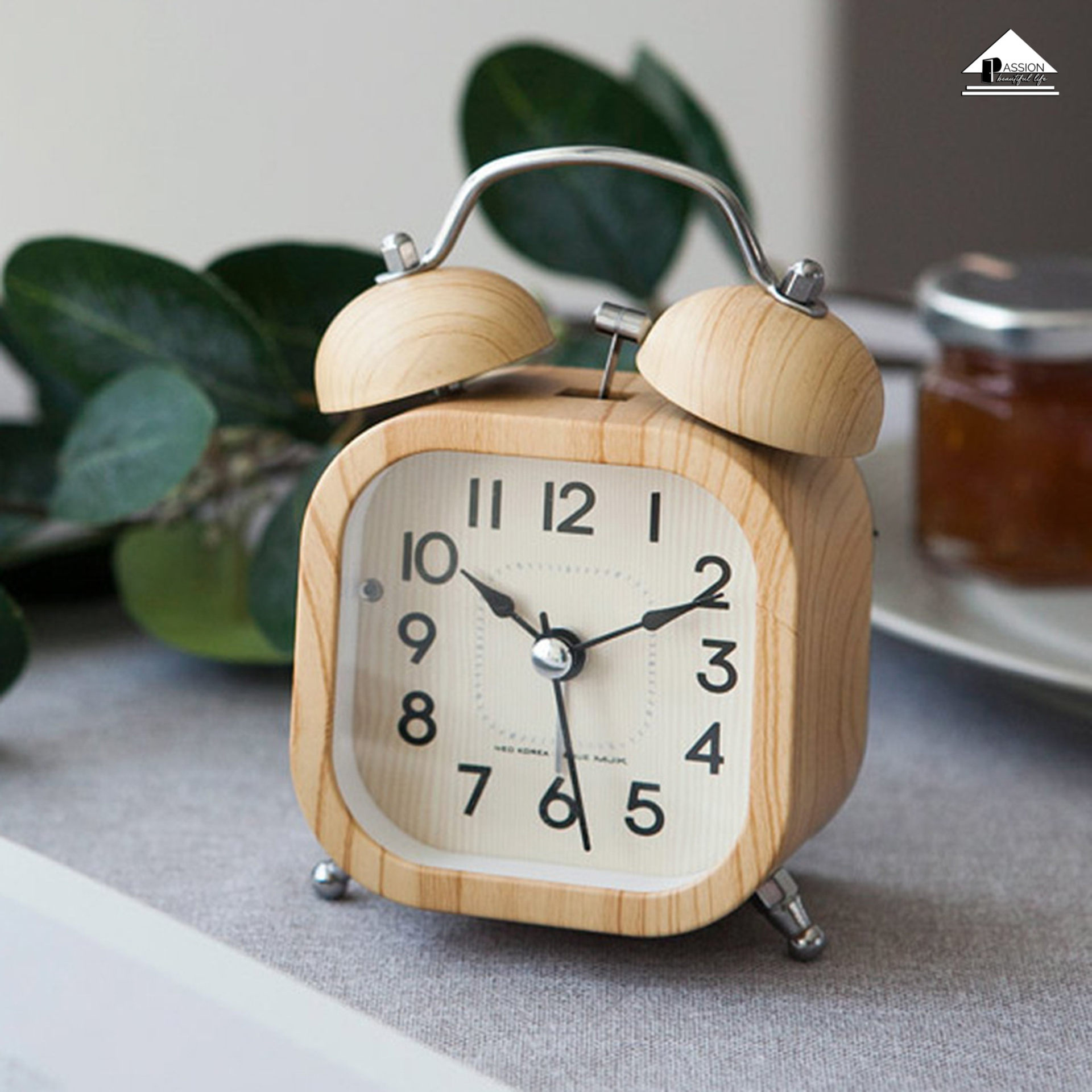 Đồng hồ báo thức đầu giường hàn quốc bằng gỗ retro