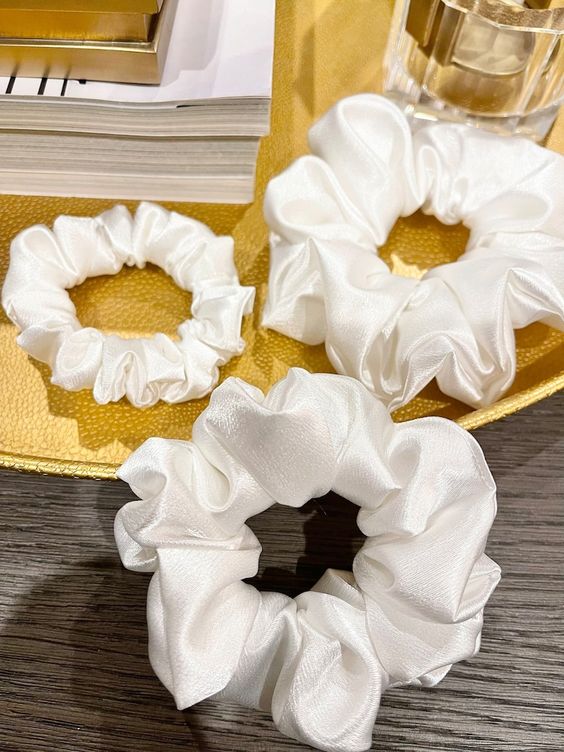 Dây cột tóc vải scrunchies lụa cao cấp màu trắng