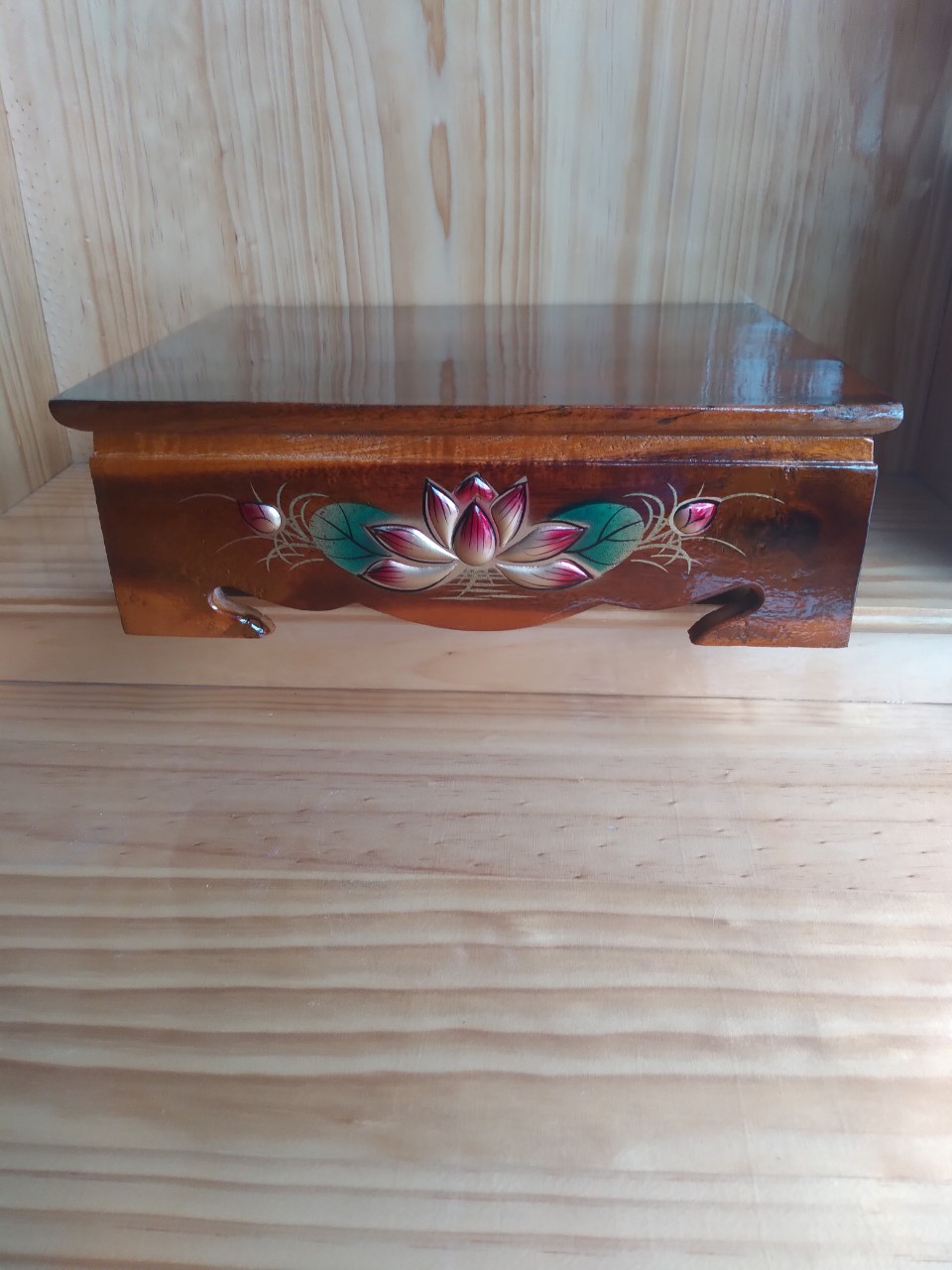 Đôn gổ chữ nhật đắp nổi