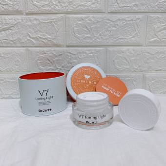 KEM DƯỠNG TRẮNG DA V7 TONING LIGHT