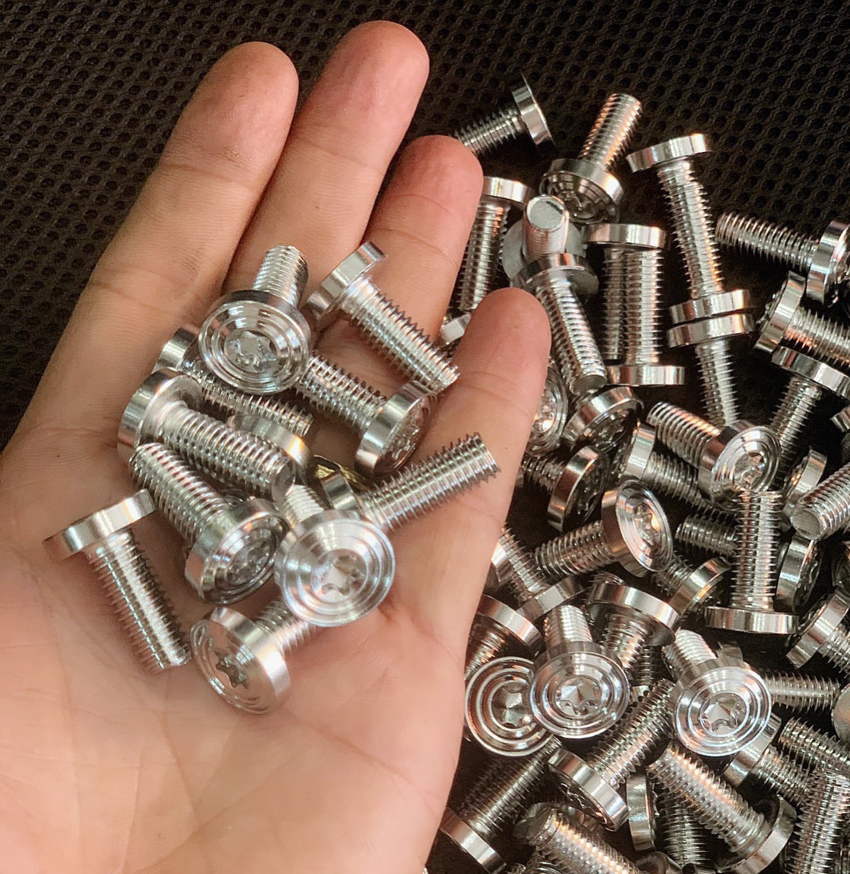 Ốc inox 5li 6li 8li mẫu thái đầu dù v2 lục giác bông