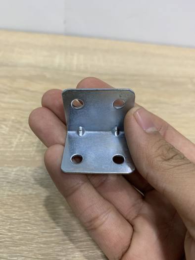 Ke góc vuông sắt mạ kẽm chữ L dày 1 ly bản rộng 3.3 cm (2.5 x 2.5 x 3.3 cm)