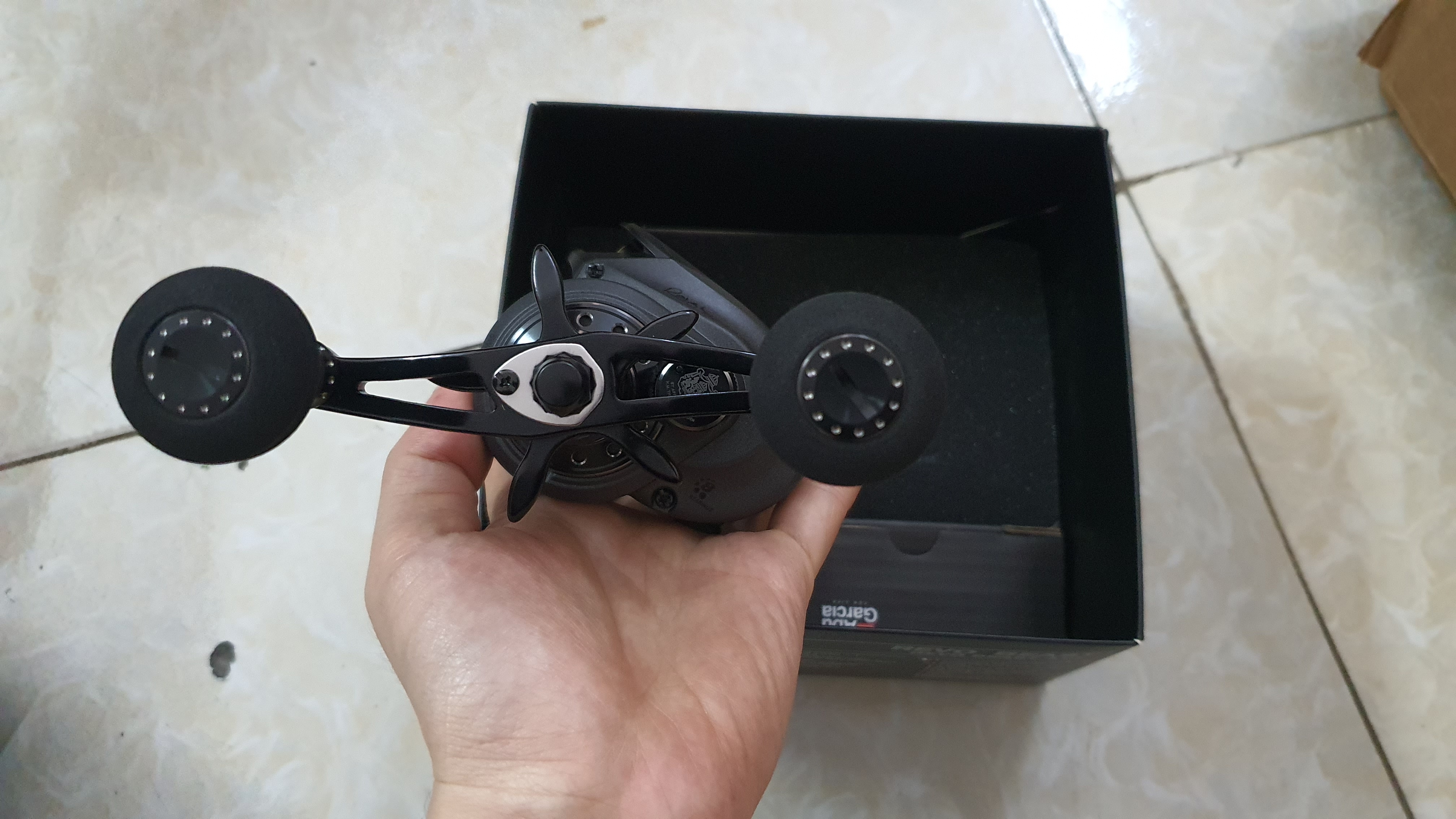 Máy ngang câu cá tay trái ABU REVO BEAST 41 X - L ( Tay trái )