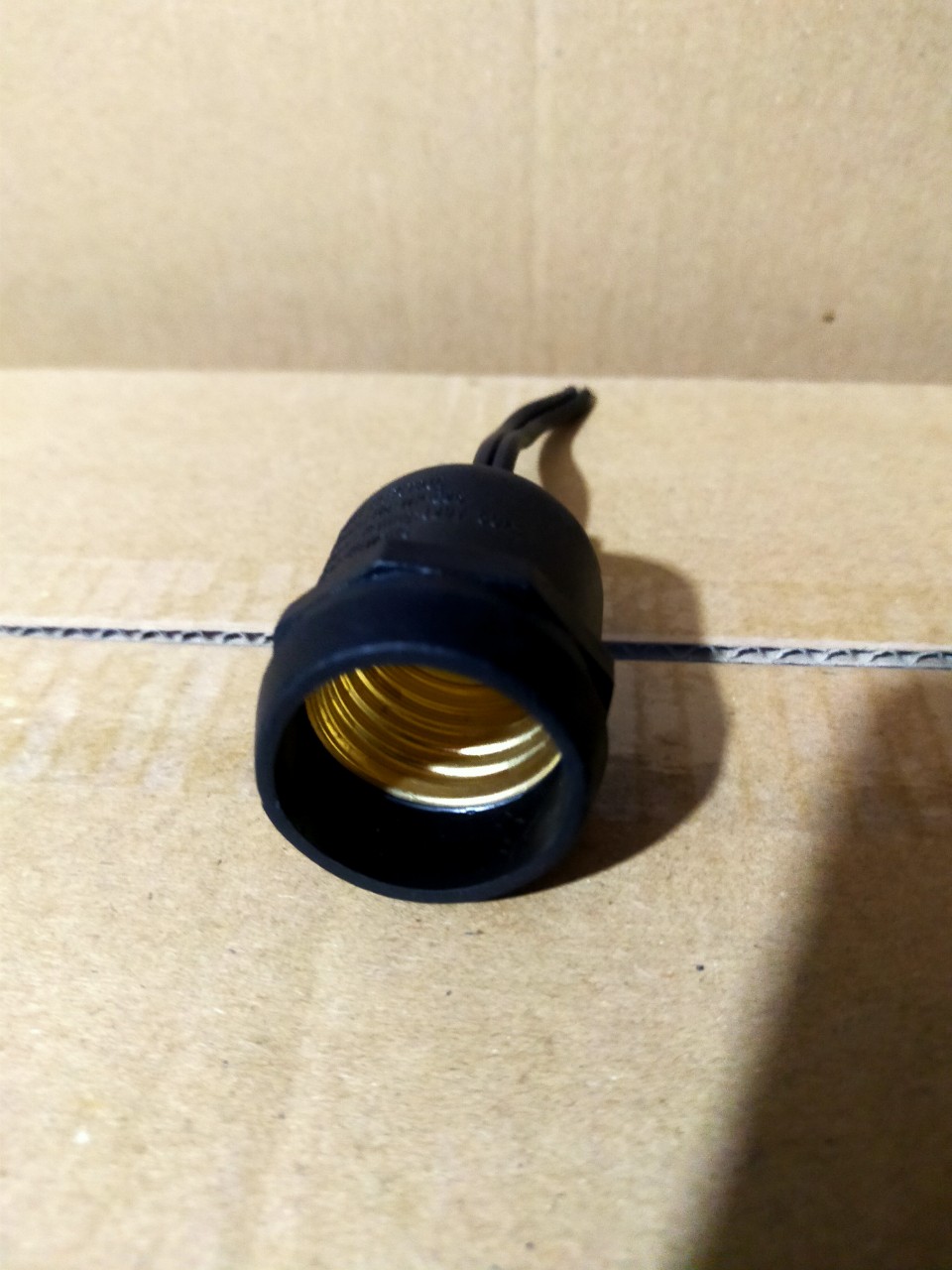 Đui đèn kín nước E27 nhựa đúc chống nước