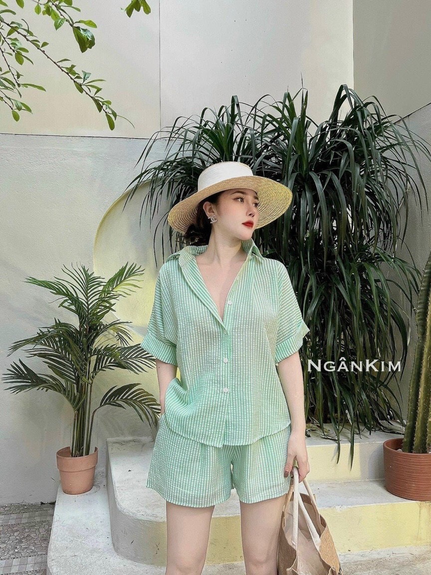 Sét bộ áo sơ mi lật gấu kèm quần đùi mẫu mới chất đũi xốp bao sang chảnh.