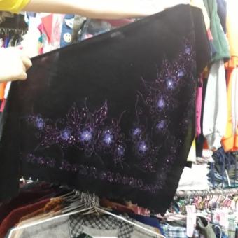 Khăn nhung bà già