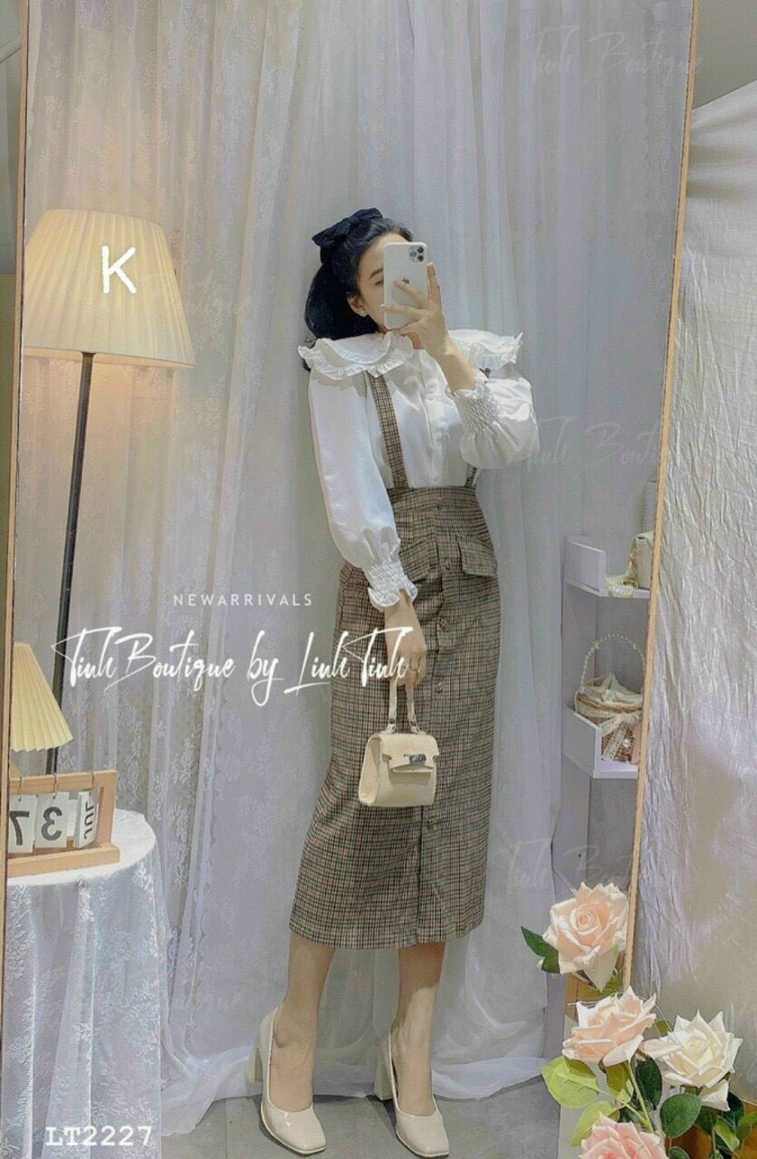 SET ÁO SƠ MI LỤA CỔ THỦY THỦ BÈO MIX VÁY YẾM DÂY DÁNG ÔM BÚT CHÌ GIẢ NÚT PHONG CÁCH VINATAGE THANH LỊCH SANG CHẢNH .