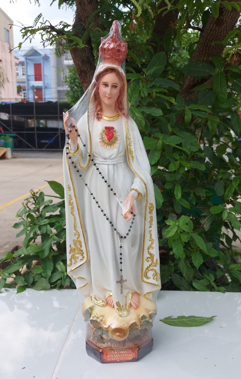 Tượng Đức Mẹ Fatima 50cm gắn triều thiên mẫu mới chất liệu composite dát vàng viền áo quà tặng công giáo