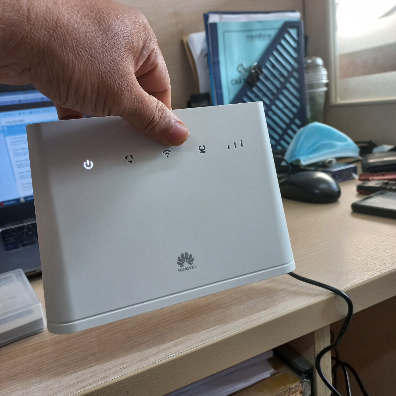 Bộ phát wifi 4g huawei b311 tốc độ 150mbps dùng sim đa mạng kết nối 32 thiết bị - mobismart