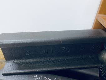 Đe thép ray tàu 30-35-40 cm