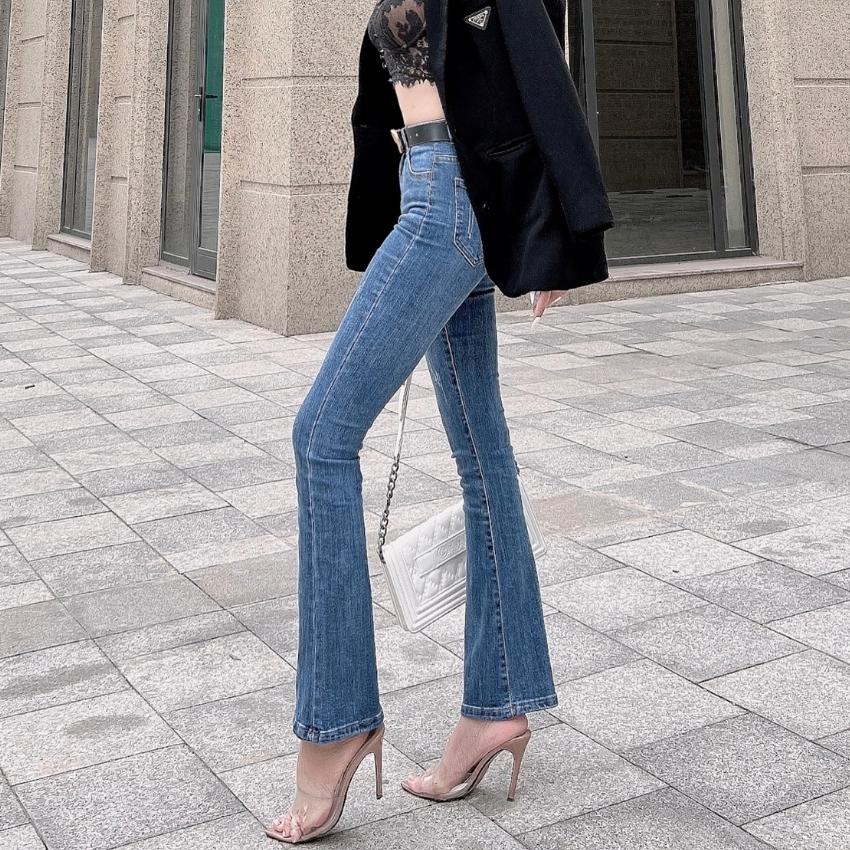 Quần bò ống loe JEANNY Jeans lưng cao co giãn, Quần jean ống loe lưng cao màu xanh 213