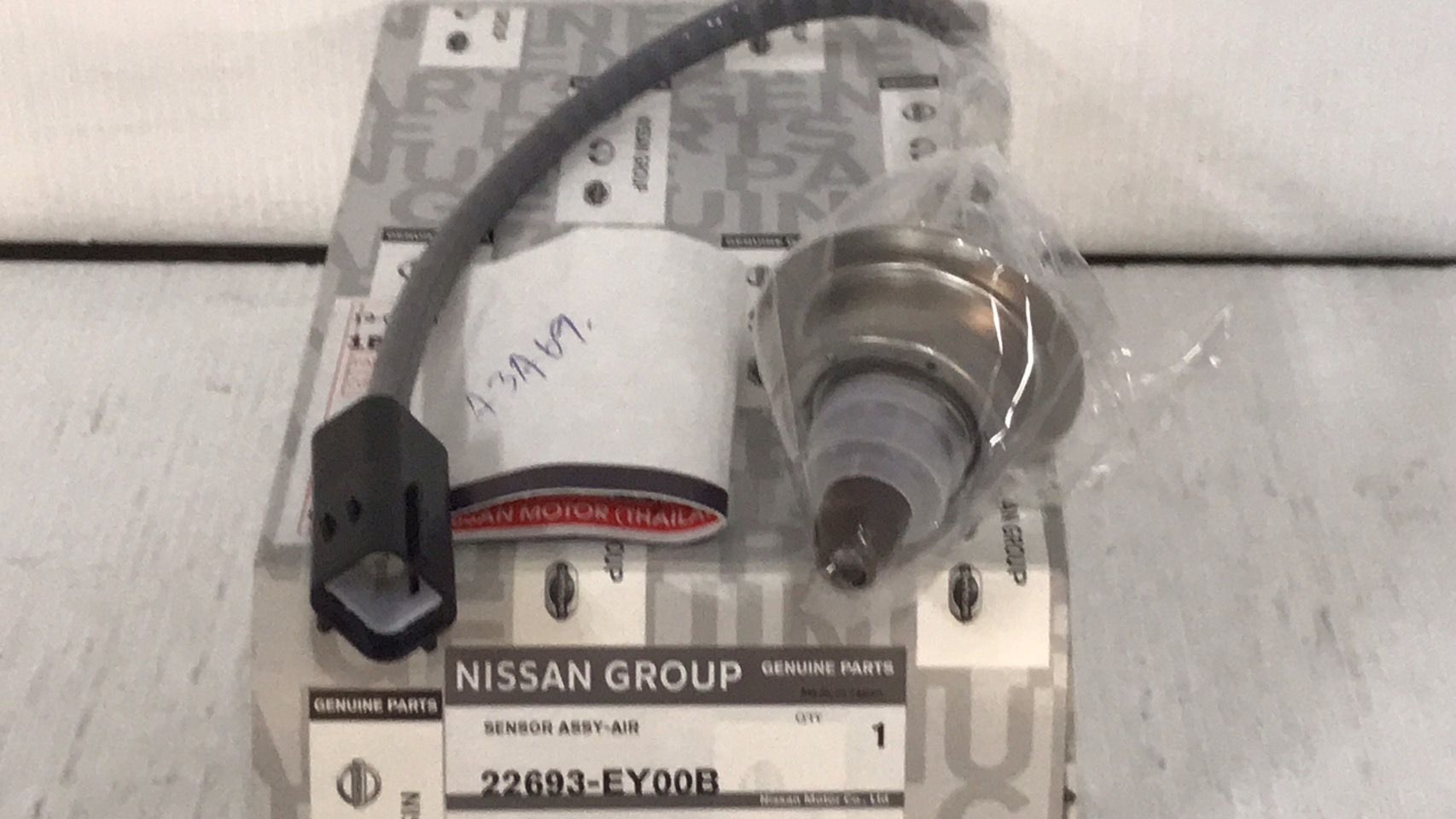 อุปกรณ์และชิ้นส่วนยานยนต์ Nissan เซ็นเซอร์สำหรับตรวจวัดปริมาณอากาศและน้ำมันหรือที่รู้จักกันทั่วไปว่าเป็นเซ็นเซอร์ออกซิเจนซึ่งอยู่ที่ด้านซ้ายบนของ Teana รุ่น J32 เครื่องยนต์ Vq ราคา 17,265 บาท*ส่งฟรี