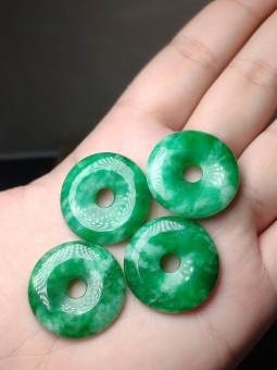 Mặt dây chuyền ngọc cẩm thạch xanh, đồng điếu tài lộc, phú quý