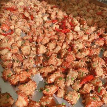 TỐP MỠ THỊT LIỀN DA HEO GIÒN SỐT MỠ HÀNH