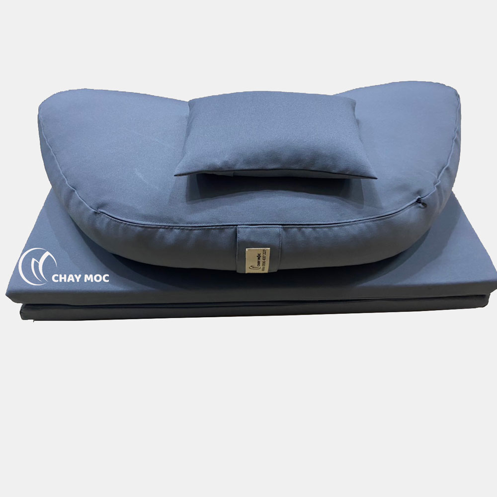 Bồ đoàn ngồi thiền chữ V ruột vỏ đậu xanh, toạ cụ gập thêu sen vải pho