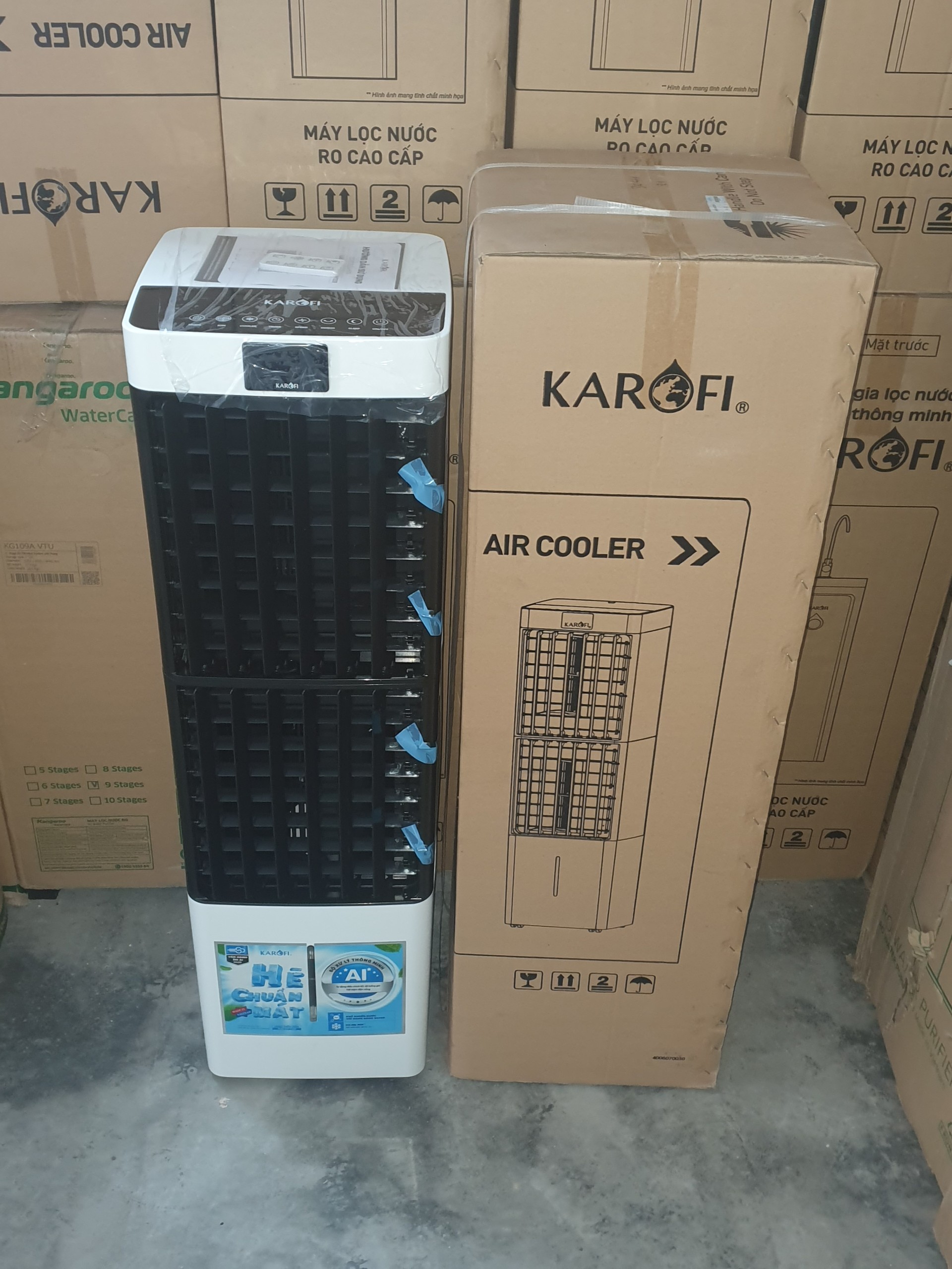 Quạt điều hòa Karofi KAC - H132R có bánh xe đẩy remost bàn phím cảm ứng tiện dụng. bảo hành toàn quốc 2 năm chính hãng Karofi.