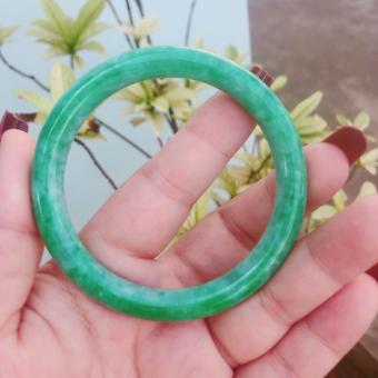 Vòng tay cẩm thạch đậu lý thiên nhiên size 8 ly