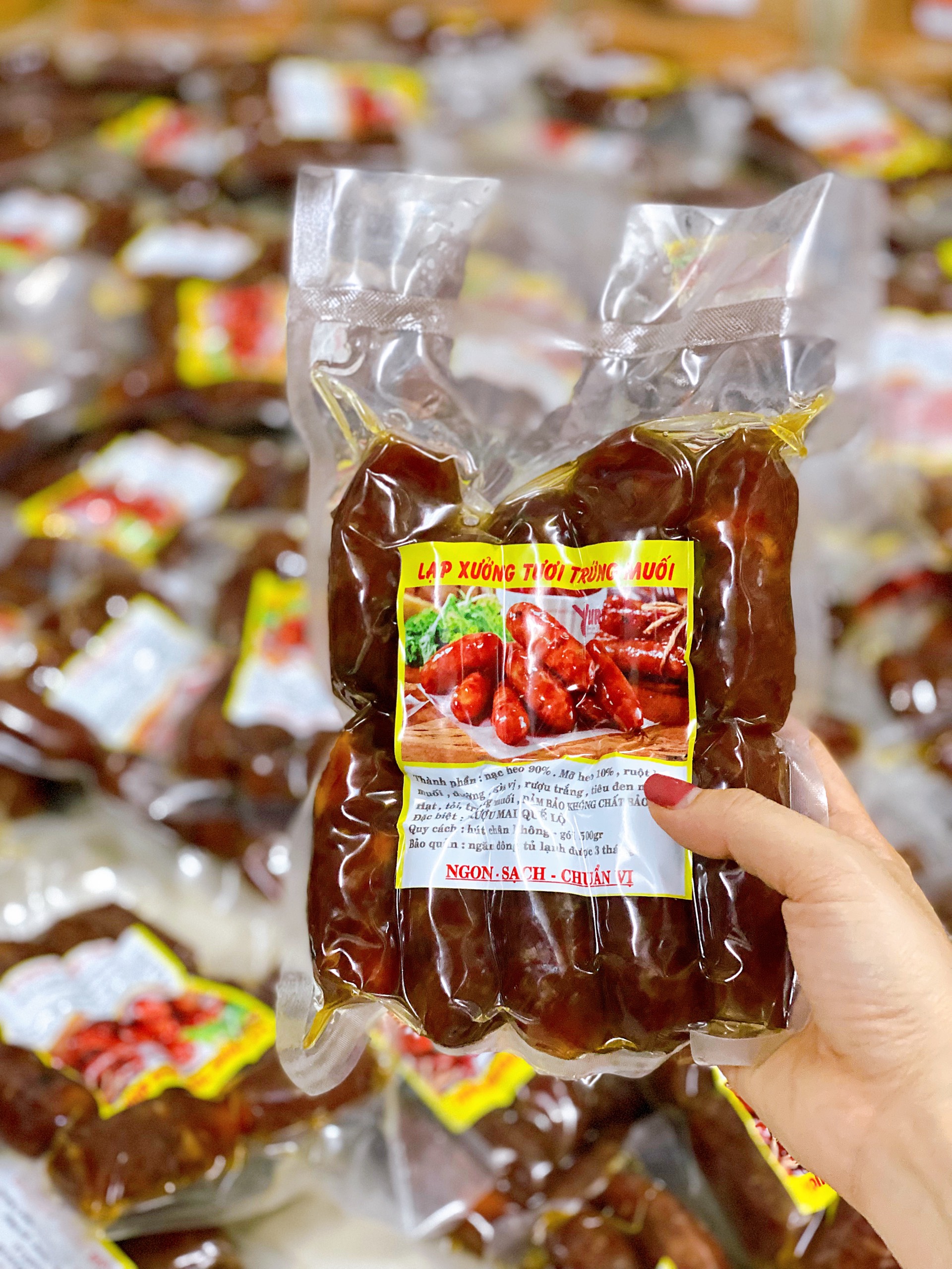 Lạp xưởng tươi trứng muối loại ngon đặc biệt