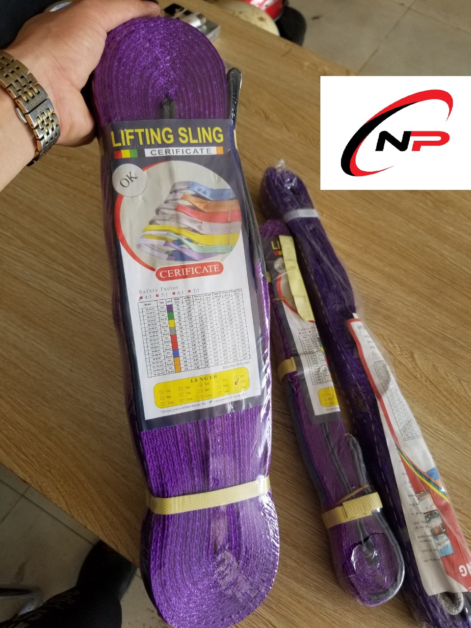 Dây bẹ cẩu hàng 1 Tấn bản rộng 35mm .Size từ 2 mét đến 10 mét.kimkhinhatphat
