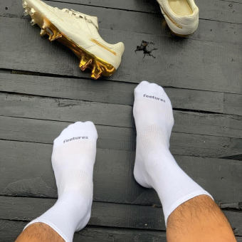 Tất thể thao Feetures, vớ đá bóng loại cổ ngắn, lửng, dài 95% cotton. Hàng dệt kim xuất khẩu.