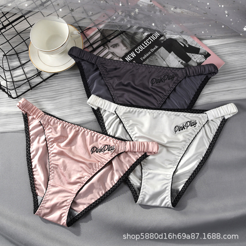 Quần lót nữ lụa thêu chữ pinkplay - dây sườn cá tính