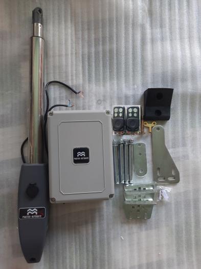 Mô tơ 1 cánh tay đòn C02 ( 1 cánh tay đòn + mạch điều khiển và 2 remote)