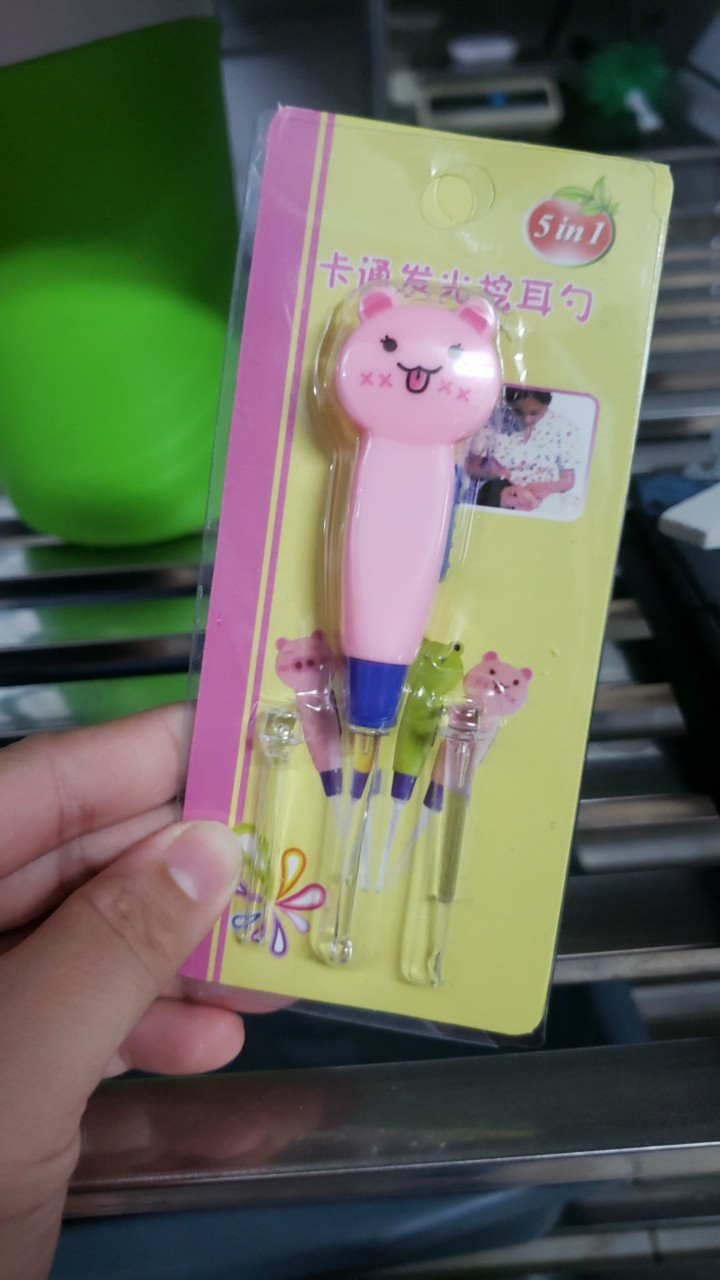 Đèn soi tai cho bé