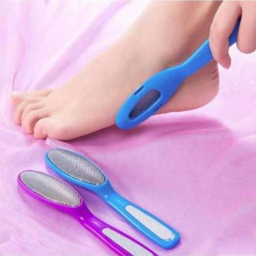 dụng cụ chà gót chân kèm dũa móng chân