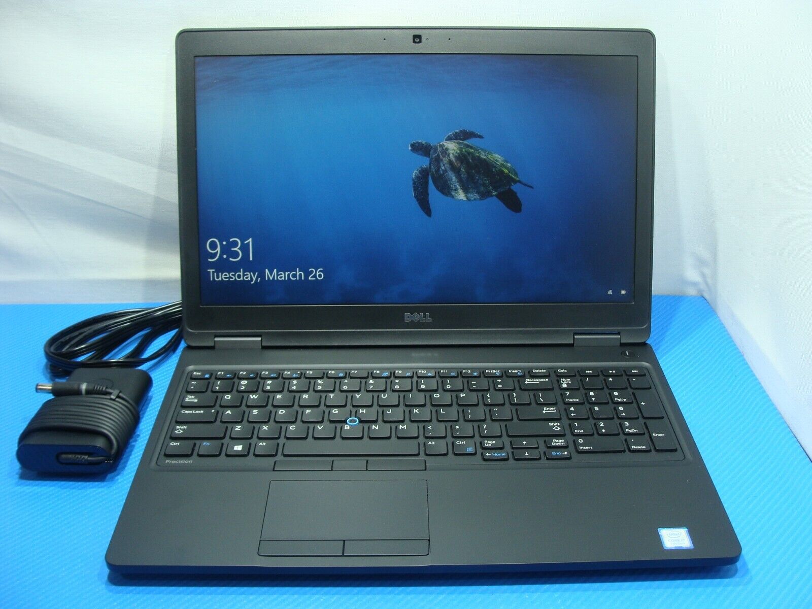 Dell Precision 3520 i7 SSD256GB メモリ8GB Dell Precision 3520 15.6