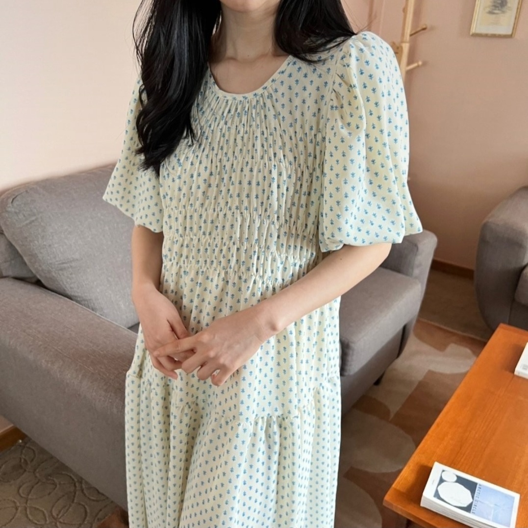 Váy dài họa tiết hoa nhí bo chun ngực tay bồng phong cách Hàn Quốc