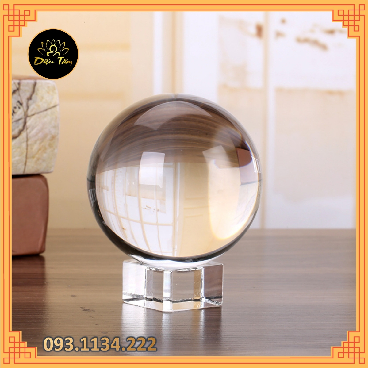 Quả cầu phong thủy pha lê để bàn màu trắng hợp mệnh Kim, mệnh Thủy
