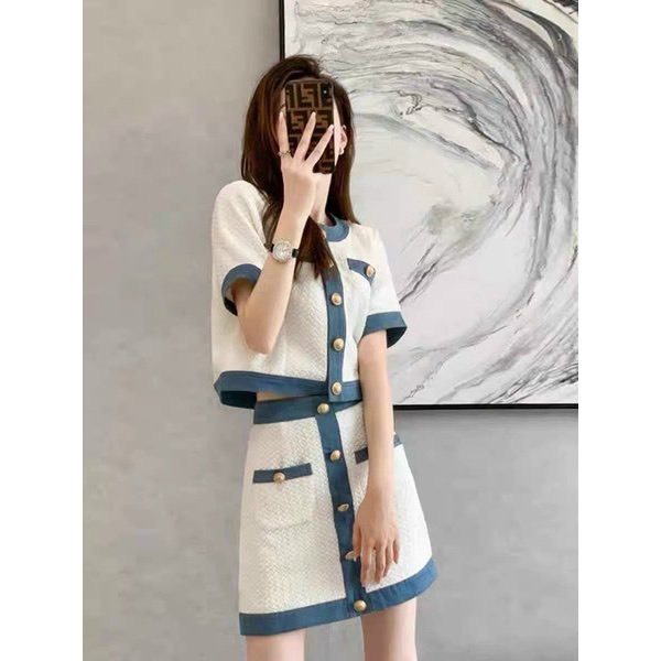 Set áo phối nút bọc kẻm chân váy - Rossy Fashion