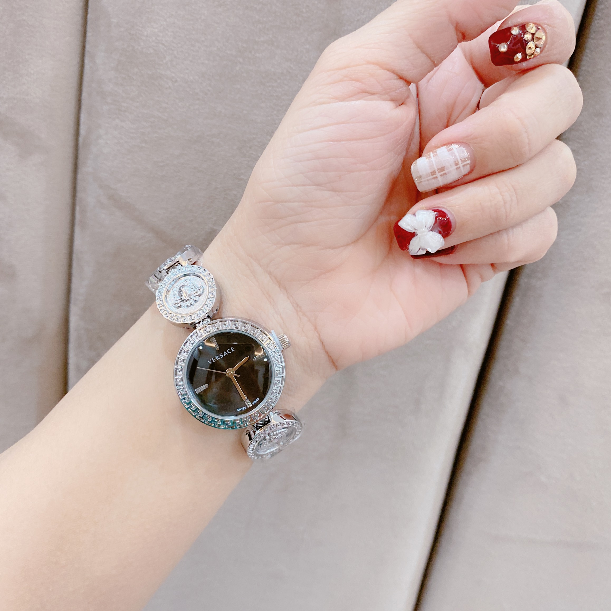 Versace đồng hồ nữ thương hiệu cổ điển đồng hồ thạch anh thời trang nữ dây đeo bằng thép không gỉ