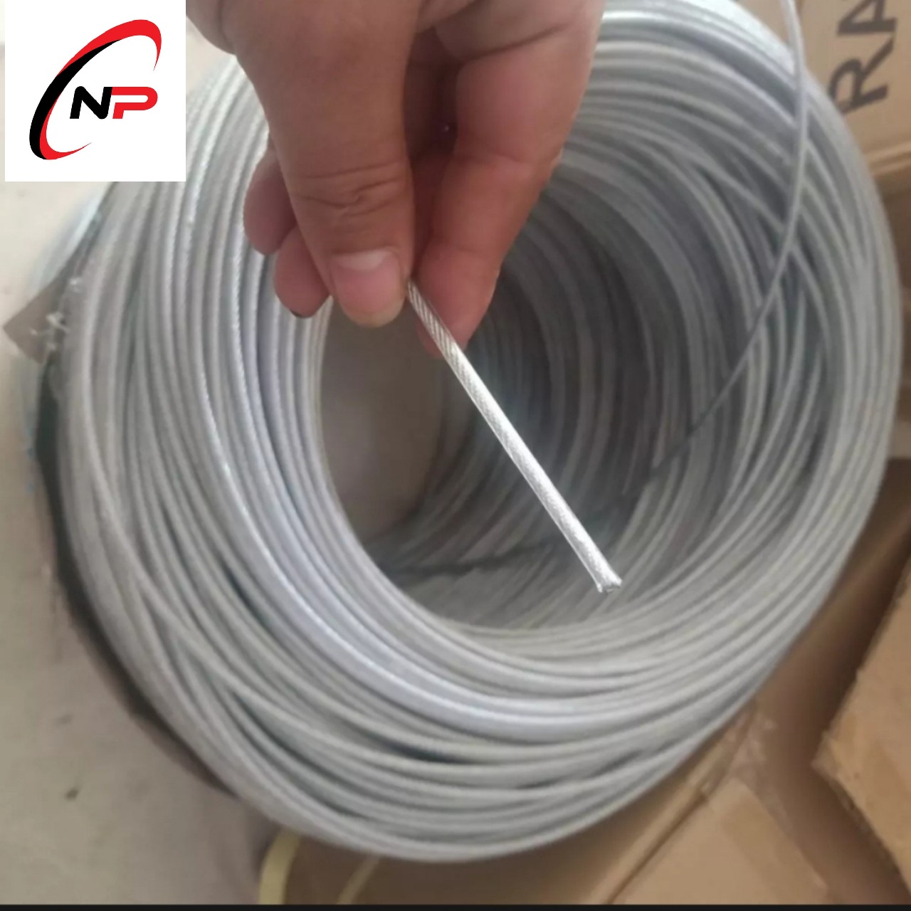 Cáp thép bọc nhựa 2mm giá 1500/met.Size 20 mét 30 mét 40 mét 50 mét