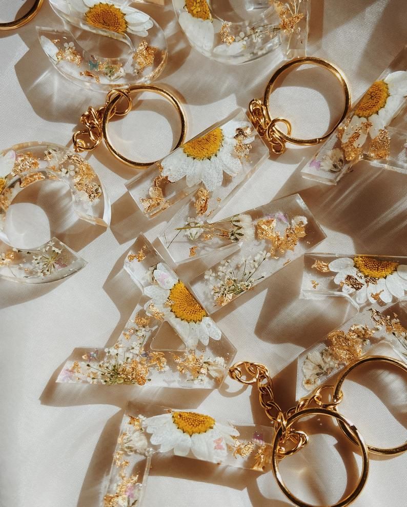 Móc khóa handmade resin theo yêu cầu