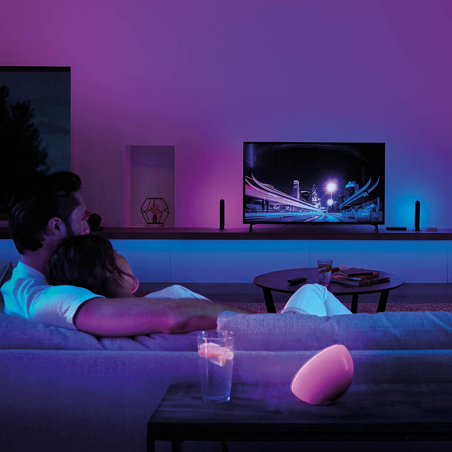 [2yr warranty] Philips HUE Play HDMI sync box / Smart Light control sync with TV · v55