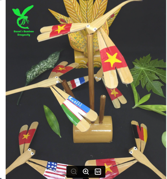 Chuồn chuồn tre, bướm tre được làm từ tay nghệ nhân làng nghề Thạch Xá