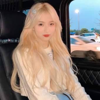 Tóc Giả Màu Vàng Nhạt Cho Nữ Tóc Dài Xoăn Sóng Lớn Màu Be Chia Giữa Nổi Tiếng Trên Mạng Liền Mạch Bồng Bềnh Tự Nhiên Chân Thực Toàn Bộ Đầu