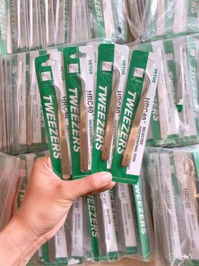 Nhíp tách mi cong trơn dùng để tách, nối mi classic