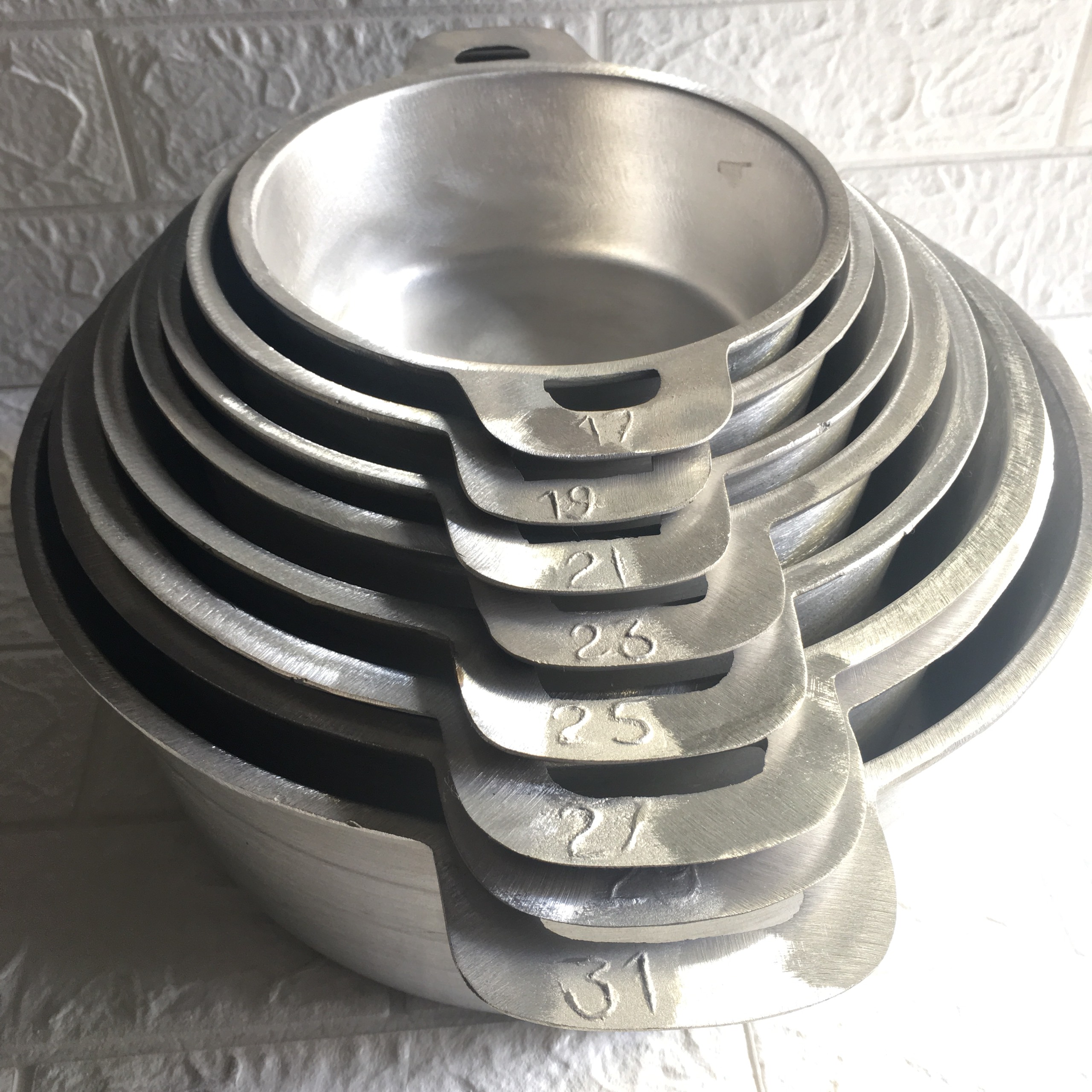 Combo 2 Nồi Gang huyền thoại đúc nguyên khối Size 21-25cm