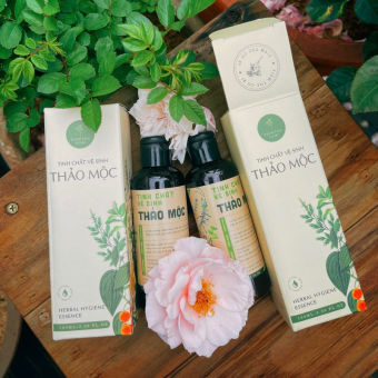 Tinh Chất Vệ Sinh Thảo Mộc, dung dịch vệ sinh phụ nữ thảo mộc Cô Bi